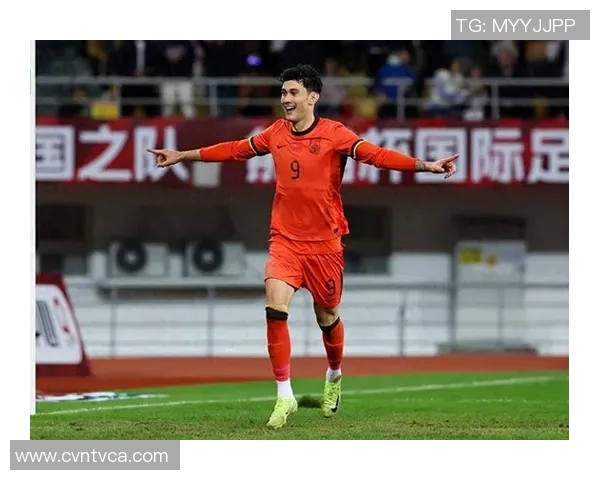 拜合拉木跑动接应展现出色球技助力球队逆转局势的精彩瞬间 拜合拉木跑动接应展现出色球技助力球队逆转局势的精彩瞬间