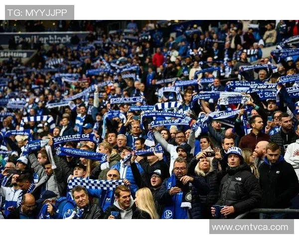 沙尔克04再遭惨败，连续失利引发球迷不满